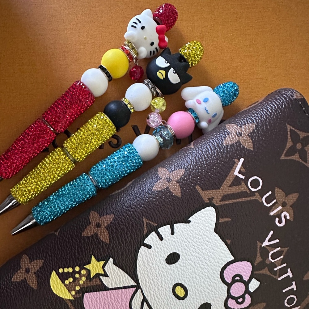 Hello Kitty planner and pen/ set!!